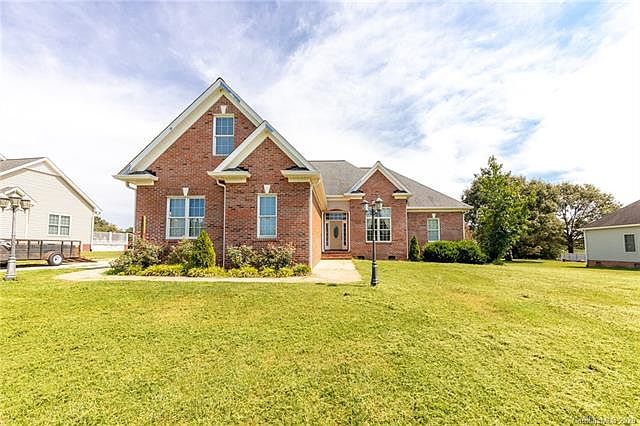 1st image of 113 Stonecrest Dr