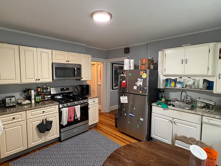 46-48 Baker St #1 — Photo 9