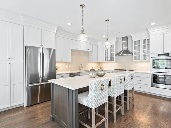15 Granville Ln #15, Amesbury, MA 01913