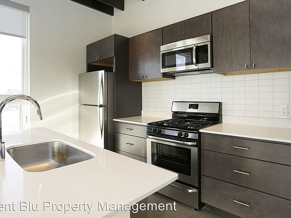 4th image of 336 Freyling Pl SE Unit D