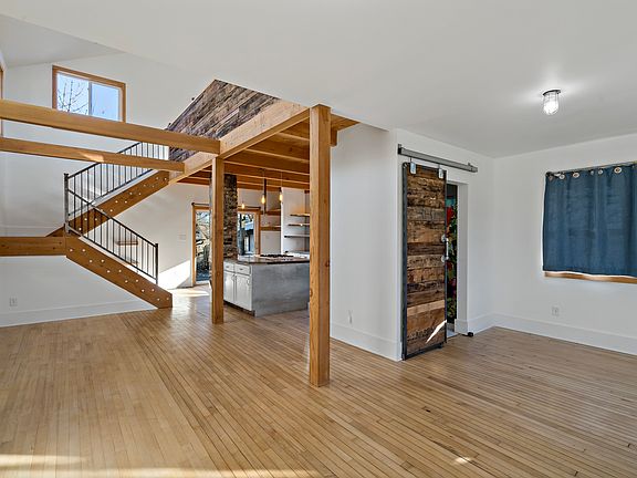 3rd image of 3117 34th Ave S
