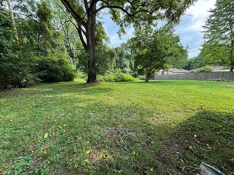 1739 Embury Park Rd — Photo 3