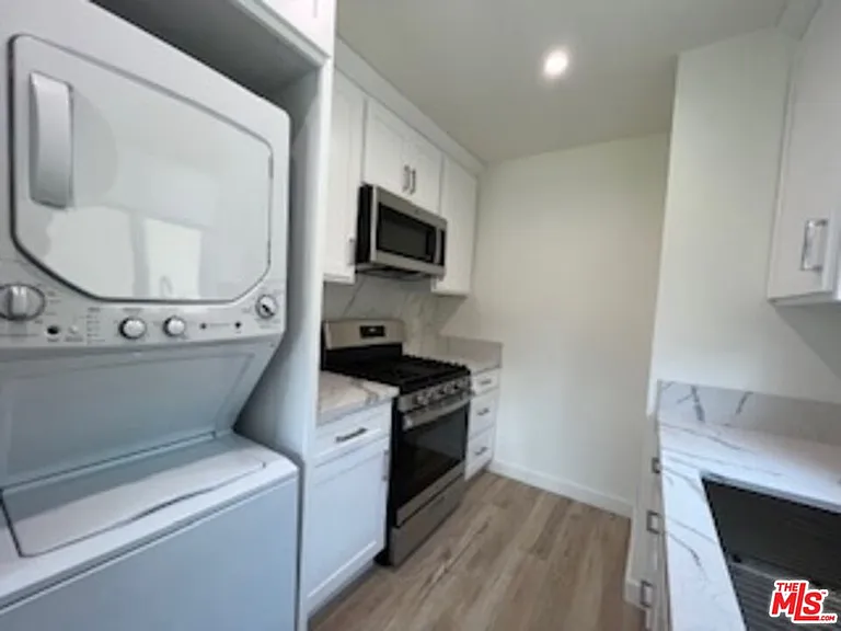 9946 Farragut Dr — Photo 7