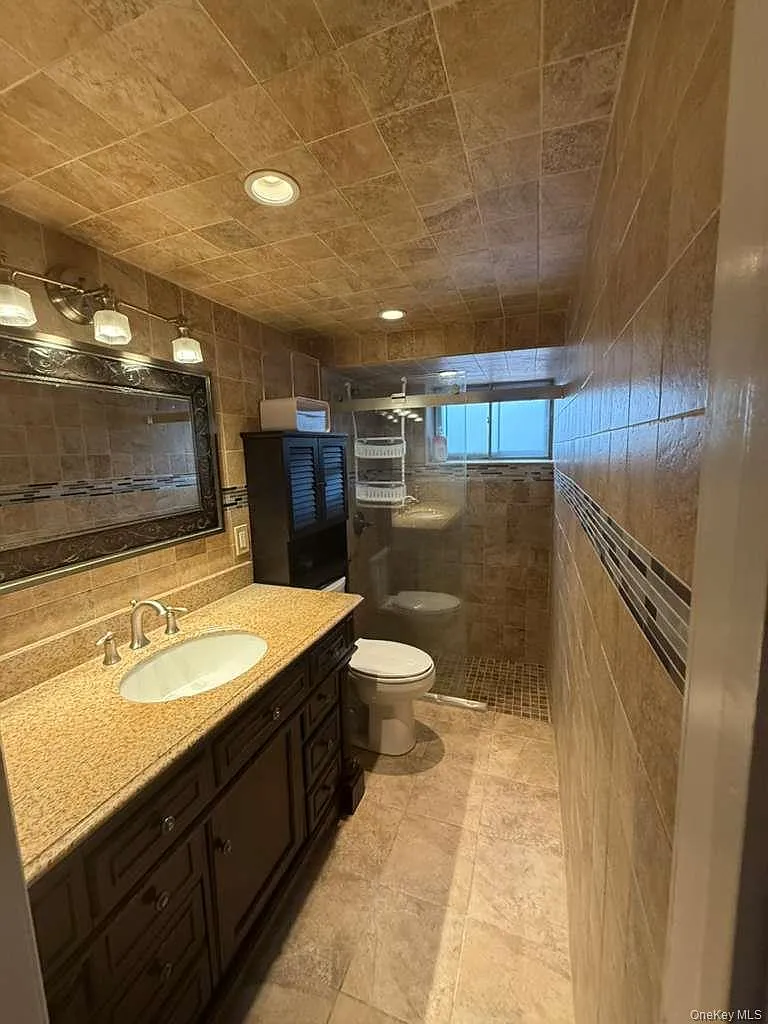 1 bed, 1.0 bath, $2,500 — Photo 1