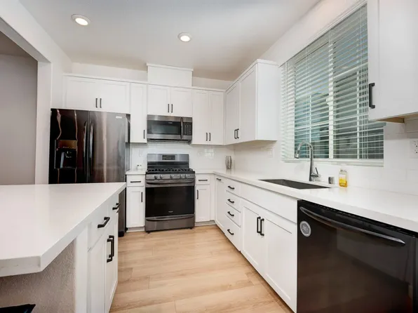 3296 Chickadee Ct, West Sacramento, CA 95691