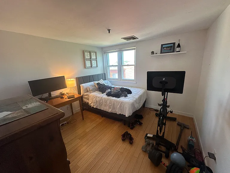 130 Tudor St #H — Photo 11