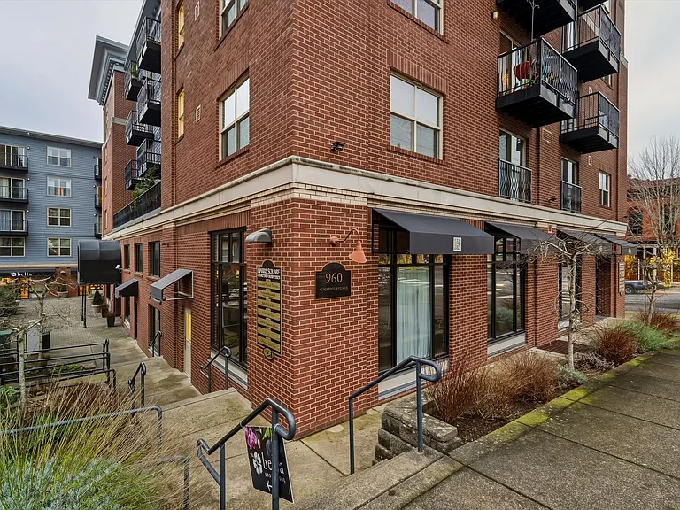 960 Harris Ave #307 — Photo 28