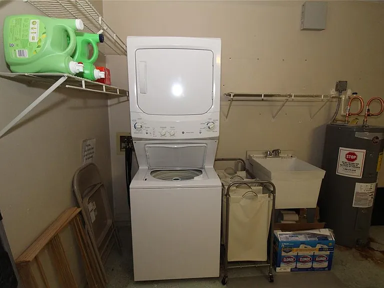 301 Bryce Ct — Photo 33