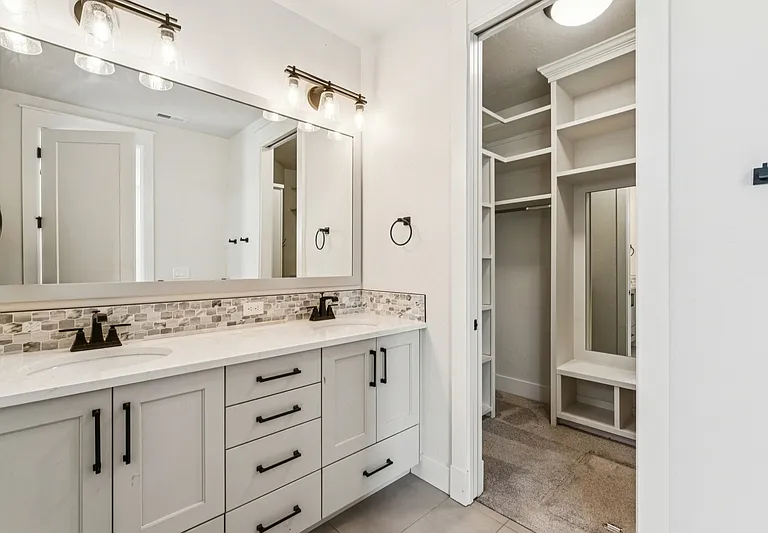 3243 S Sedgebrook Ln — Photo 22