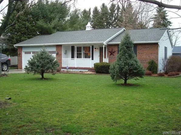 10 Cloverlane Dr, Elma, NY 14059