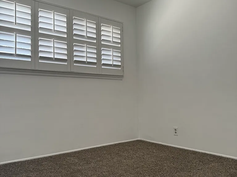 526 E Olive Ave — Photo 6