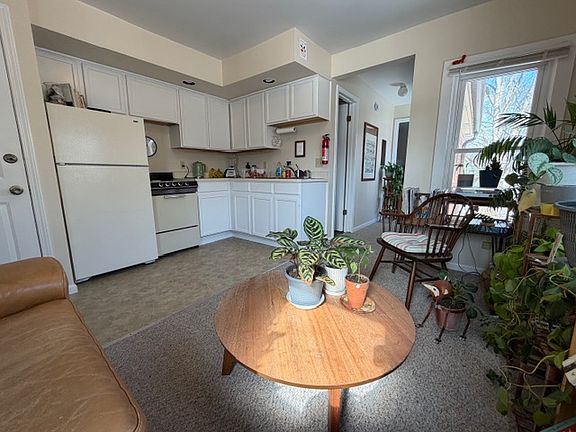 4th image of 914 N Congress St APT 3
