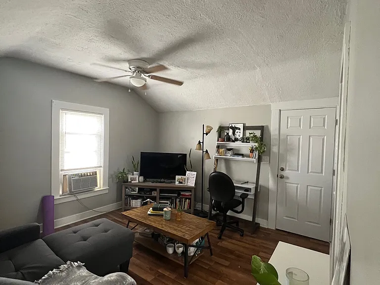 340 E Troy St #2 — Photo 8
