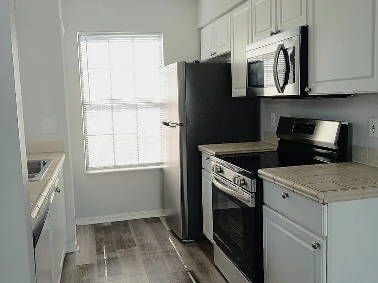 2931 Rio Grande Trl — Photo 4