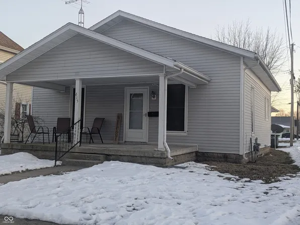 615 W 10th St, Rushville, IN 46173