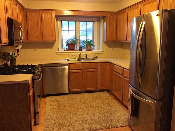 5th image of 464 Nadine Dr
