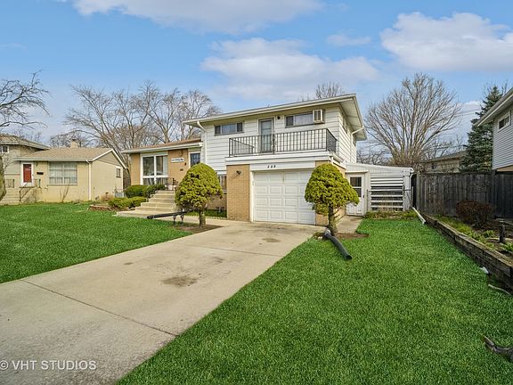 3rd image of 135 Julie Dr
