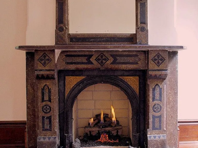 Gas fireplace