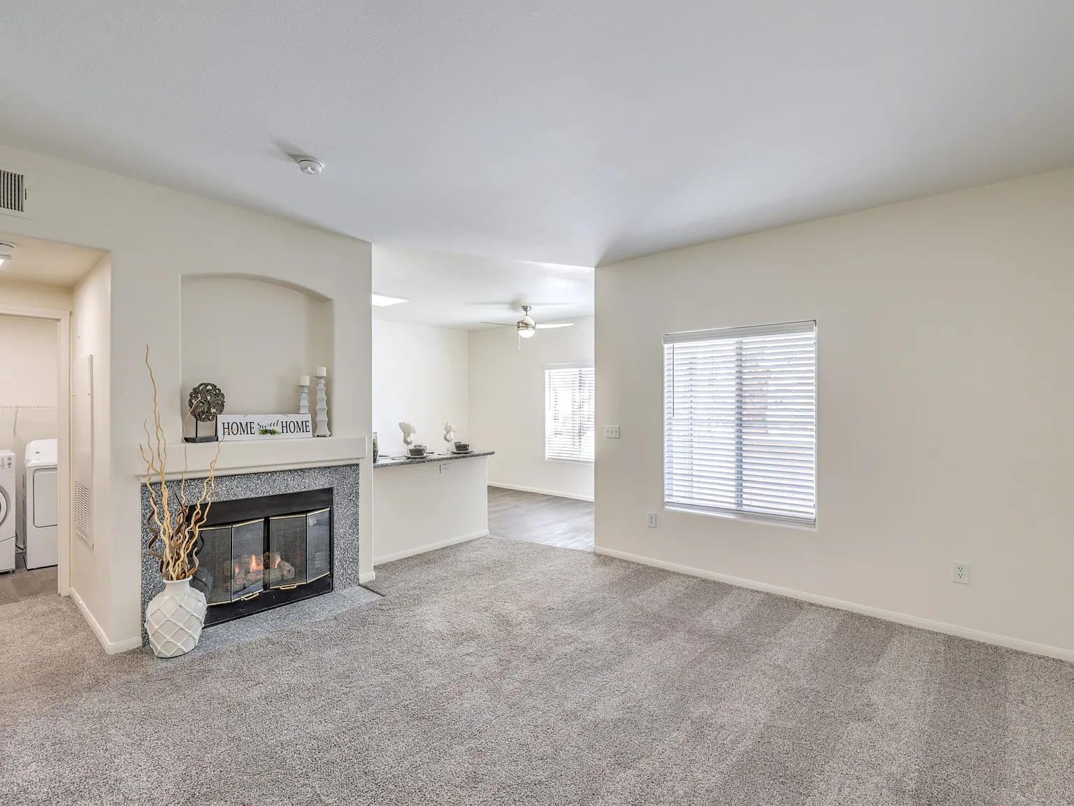 La Villa Estates Apartments — Photo 3