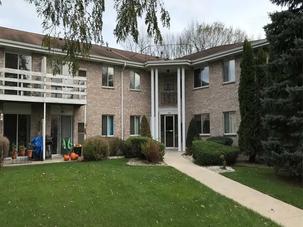 1430 Garay Ln APT 212, Port Washington, WI 53074