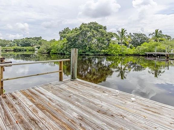 4th image of 213 Lagoon Dr