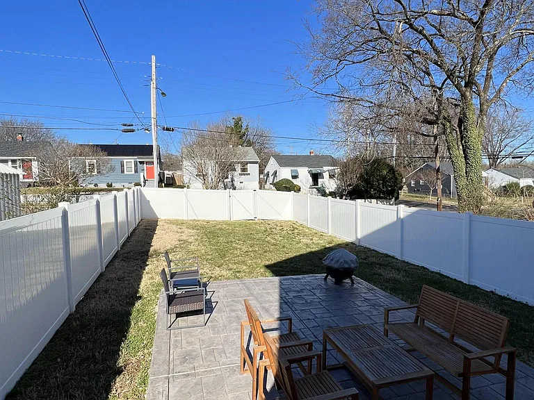 1804 Powhatan St — Photo 4