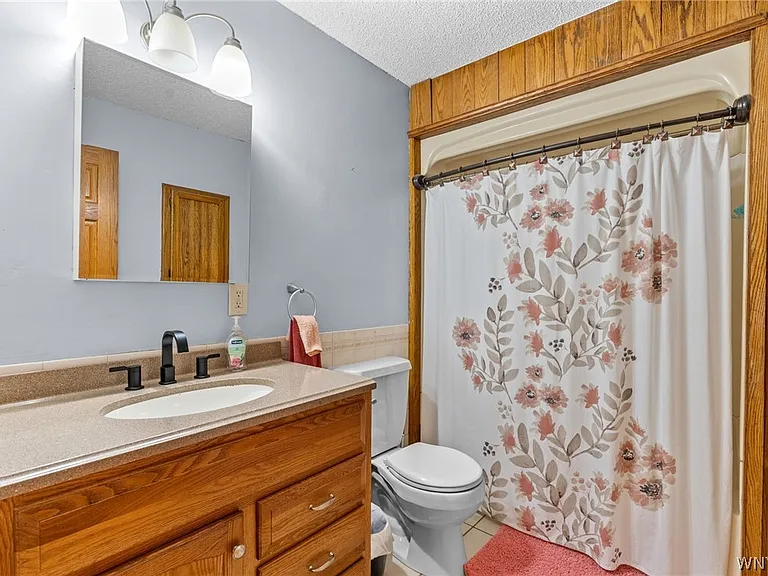 114 Flohr Ave — Photo 15