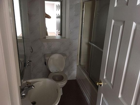 3rd image of 85 Iris St