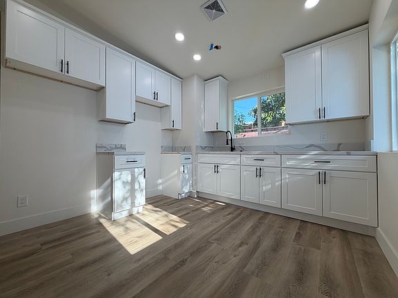 3rd image of 2520 Kellogg Park Dr #2