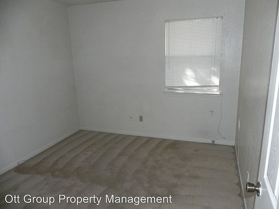 5th image of 203 Sorrell Dr #A