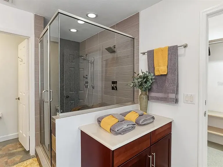 4014 W Palmira Ave — Photo 29