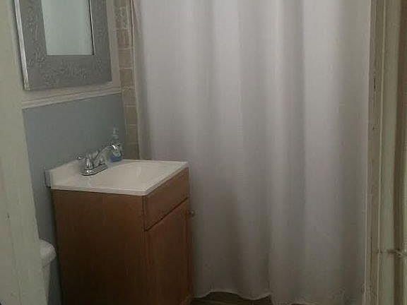 2nd bathroom