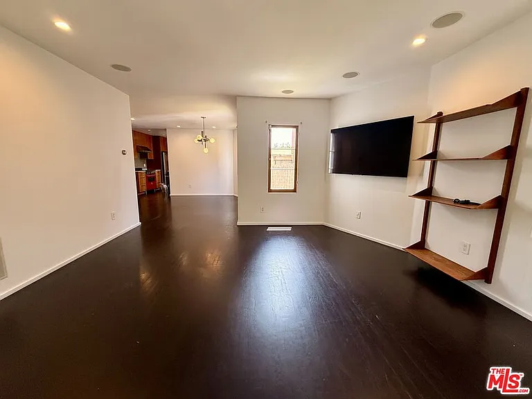 4248 Lexington Ave — Photo 6