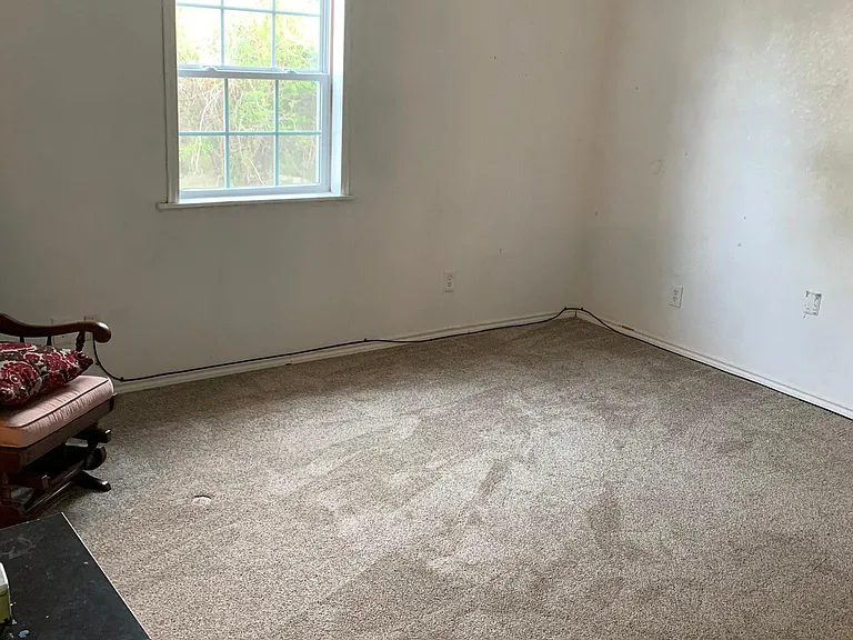303 N Byrd St — Photo 3