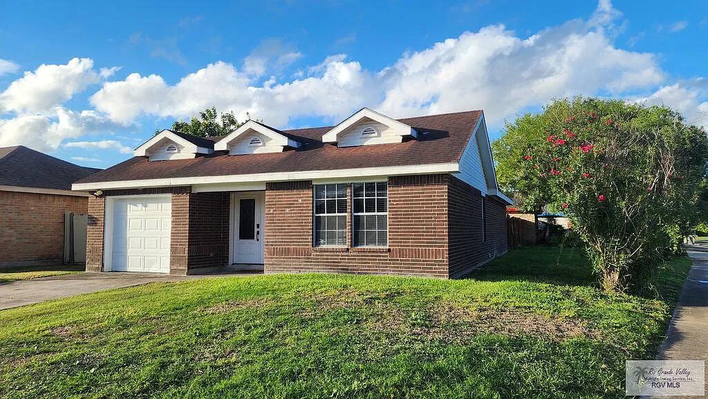 3 bed, 2.0 bath, 1514 sqft, $1,900 — Photo 2