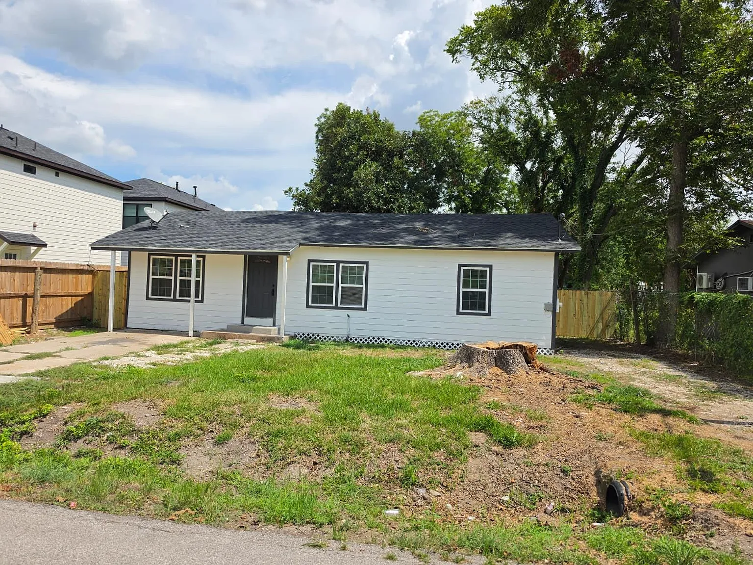 4 bed, 1.0 bath, 1195 sqft, $1,495 — Photo 3