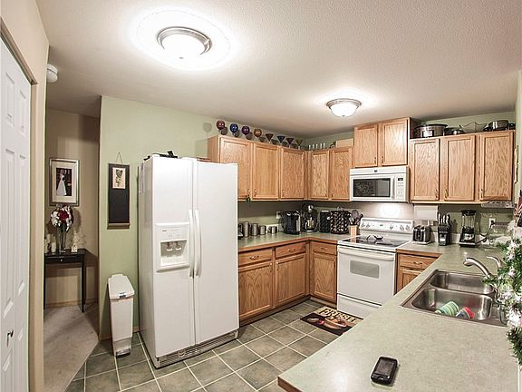 5th image of 10412 194th Street Ct E
