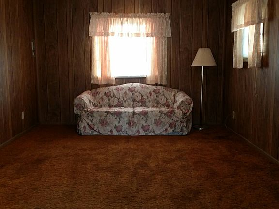 3rd image of 129 Basin Dr