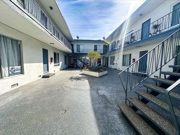 5th image of 12730 Pacific Ave #9