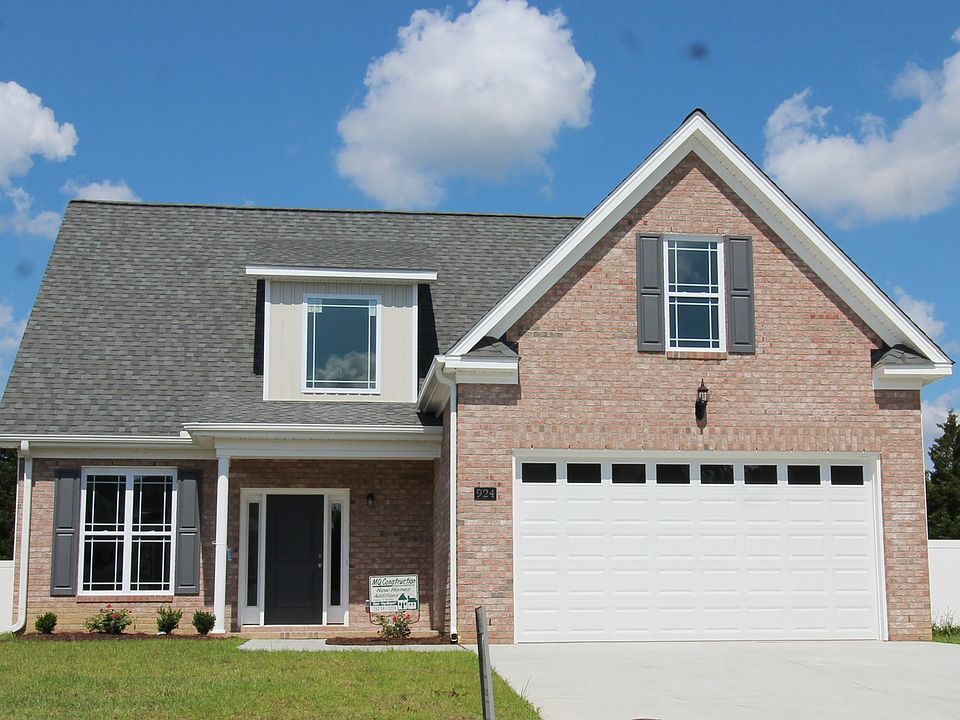1st image of 924 Dearborn Ct