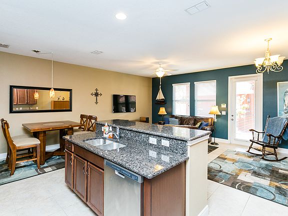 4th image of 541 Telfair Square Ct