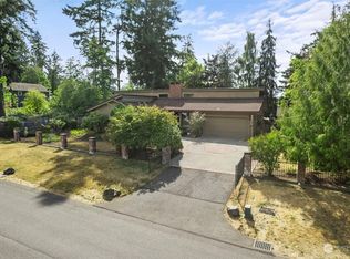 908 1st St, Steilacoom, WA