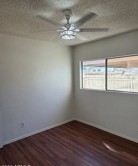 8101 N 31st Dr — Photo 11