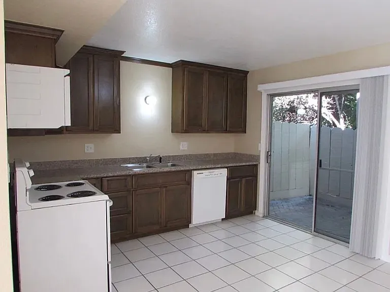 805 South St #8 — Photo 4