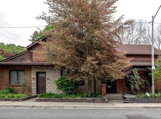 307 King St W #303, Hamilton, ON L9H1W3