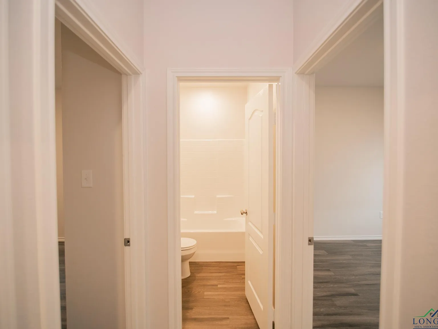 4 bed, 2.0 bath, 1553 sqft, $2,400 — Photo 4