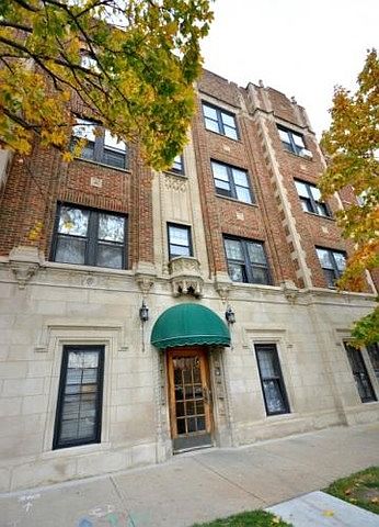1st image of 948 W Cuyler Ave APT 7