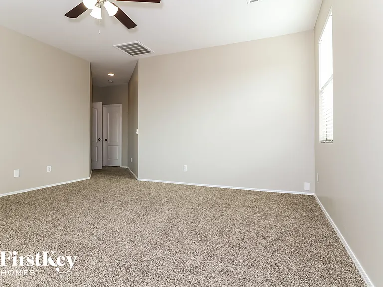 7227 W Saint Charles Ave — Photo 9