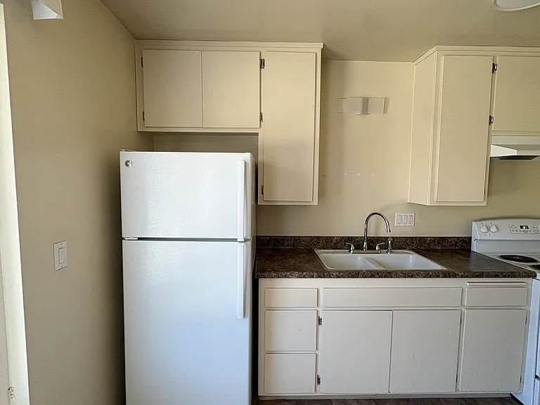 3398 Armada Dr #10 — Photo 3