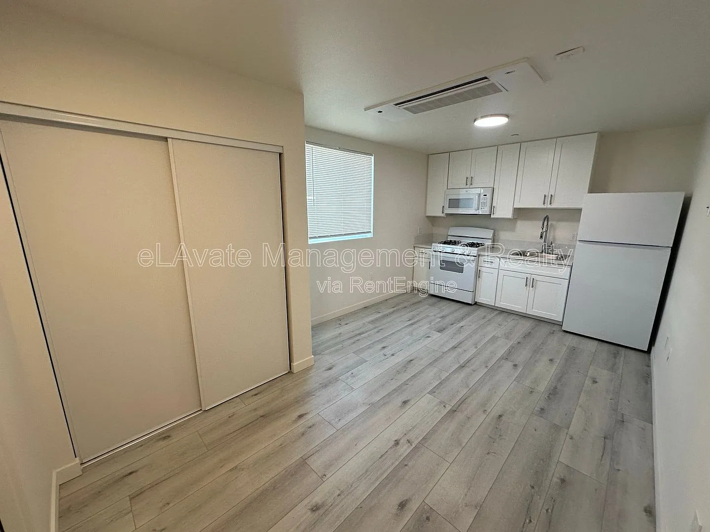 Studio, 1.0 bath, 245 sqft, $1,920 — Photo 2